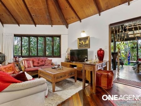 Character filled home - Photo 3