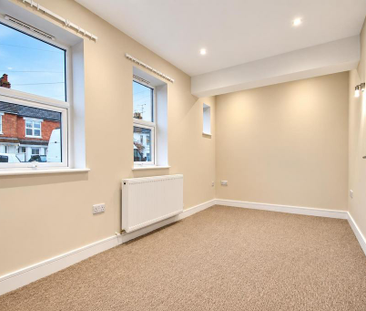 2 bedroom maisonette to rent - Photo 1