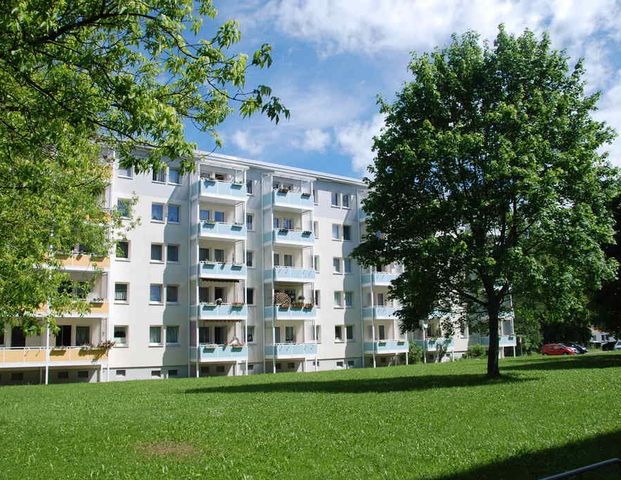 3-Raum-Wohnung mit Balkon und Tageslichtbad - Foto 1