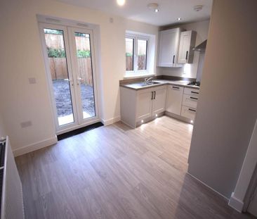 3 bedroom semi-detached house to rent - Photo 6