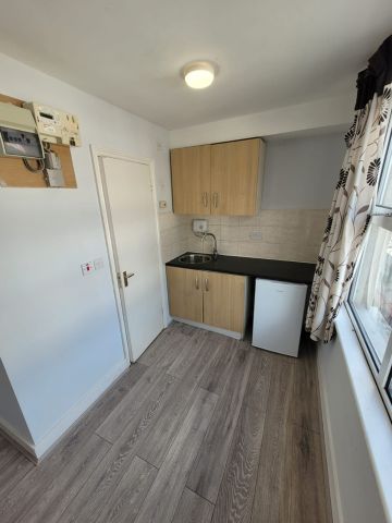 Studio Flat, Thackeray Avenue, N17 - Photo 4