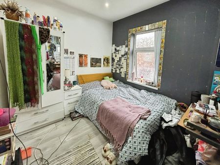 4 bedroom terraced house to rent - Photo 2