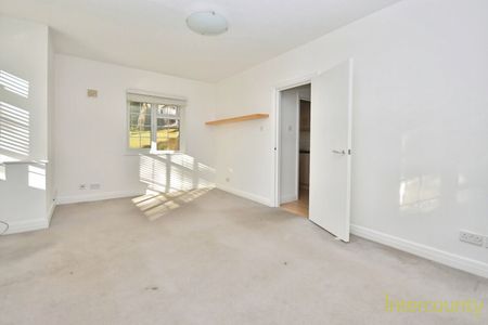 Cedar Court, CM23, Bishops Stortford - Photo 2