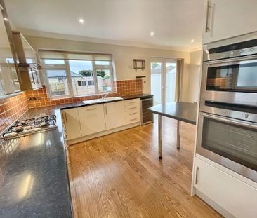 3 bedroom detached house to rent - Photo 5