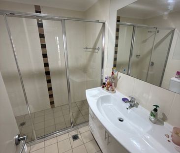 Spacious 3BR Apartment with Mountain Vista ! - Photo 5