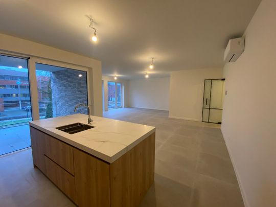 Luxueus nieuwbouwappartement nabij centrum Genk. - Photo 1