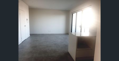 Luxurious Apartment-Walk to Westfield - Photo 5