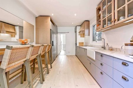 A beautifully presented period home with flexible accommodation and a landscaped garden. - Photo 2