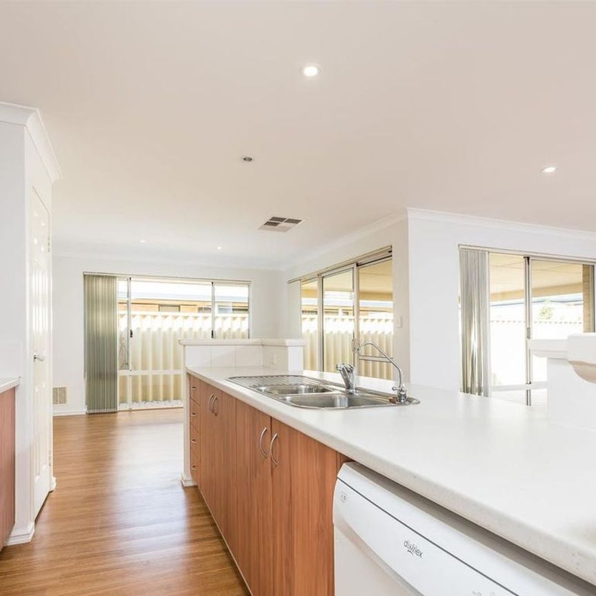 4x2 Family Home with Multiple Living Areas in Butler! - Photo 1