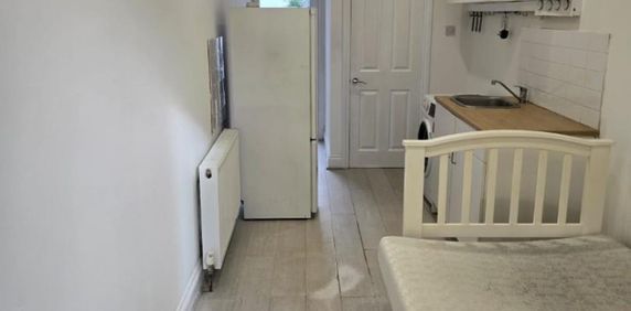 1 bedroom Property To Let Total Size: 1113 SQ FT - Photo 2