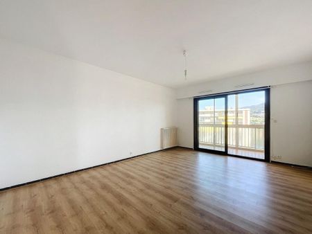 Location Appartement 3 pièces 85m² AJACCIO 20090 - Photo 3