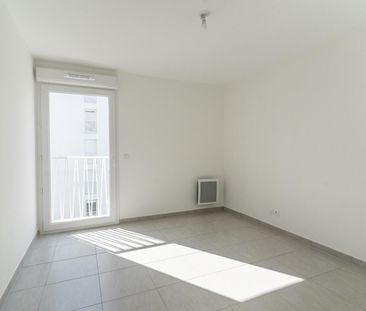location Appartement T3 DE 64.3m² À MARSEILLE - Photo 6