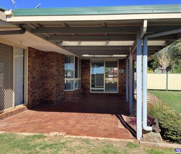 Space, Style & Solar – The Complete Package - Photo 6