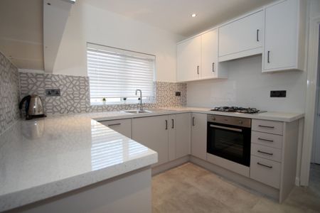 1 Bed Flat, Woodstock Grove, W12 - Photo 4