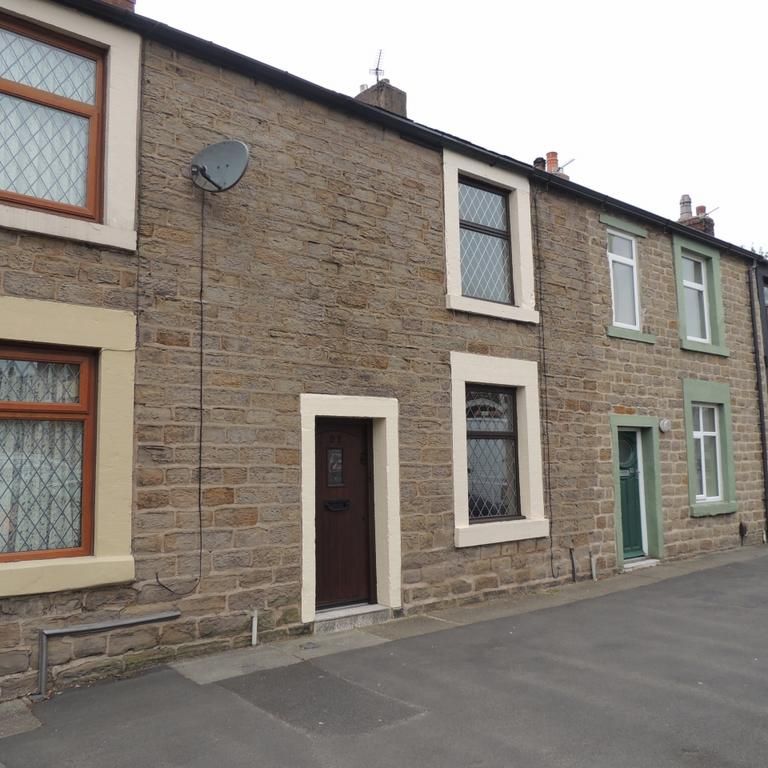 2 bedroom terraced house to rent - Photo 1