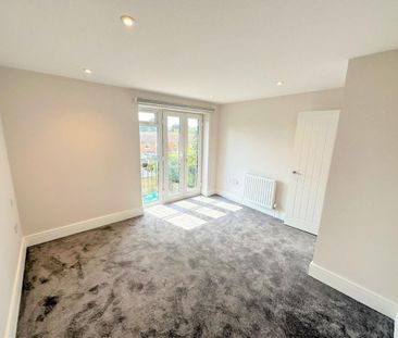 Cooden Sea Road, Bexhill-on-Sea, East Sussex - Photo 1
