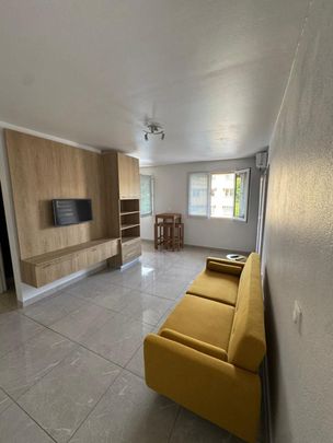 Location Appartement 2 pièces 42m² REMIRE MONTJOLY 97354 - Photo 1