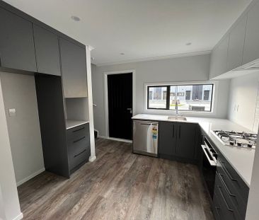 Quality New Build Townhouse with a Courtyard - Photo 6