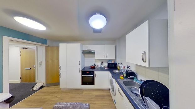 3 bedroom flat to rent - Photo 1