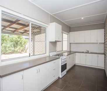 Cute 3 Bedroom House - Photo 2