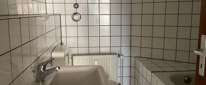 Preisgünstige, individuelle 1,5-Zimmer-Single-Wohnung - Photo 1