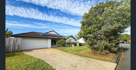 Spacious Family Home with Multiple Living Areas - Photo 5