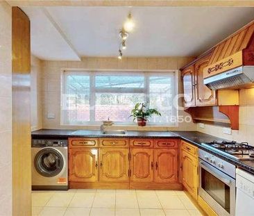 Montrose Avenue, Edgware, HA8 - Photo 6