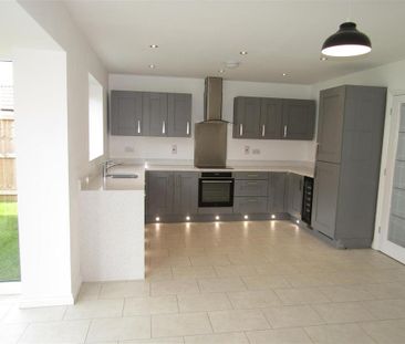 4 bedroom detached house to rent - Photo 1