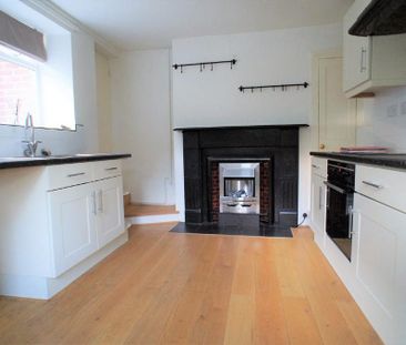 2 bedroom semi-detached house to rent - Photo 4