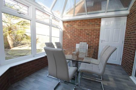 House share to rent - Photo 2