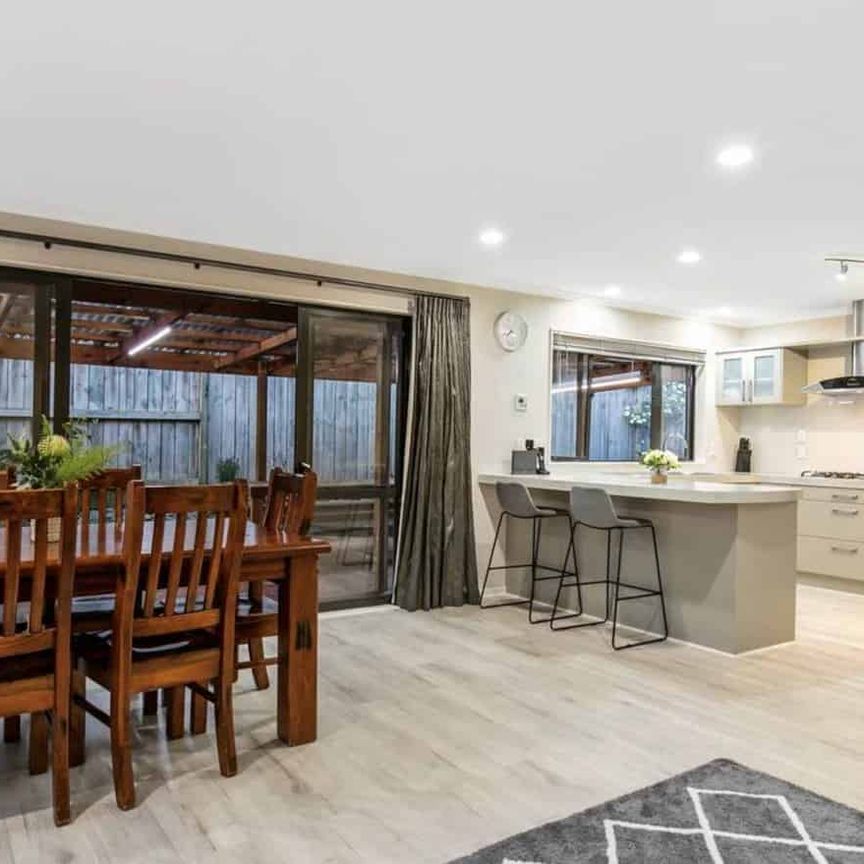 Spacious living at great price - Photo 1