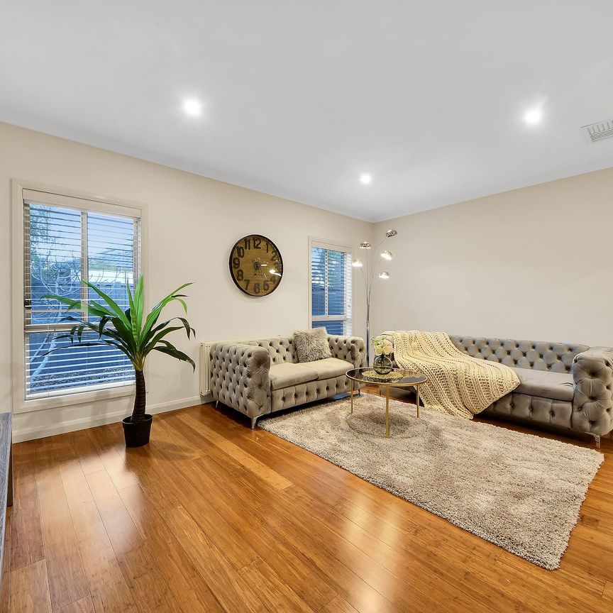 6 Eltham Parade, Manor Lakes. - Photo 1