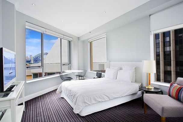 Bridgeport | Renovated Furnished Studio - Photo 1