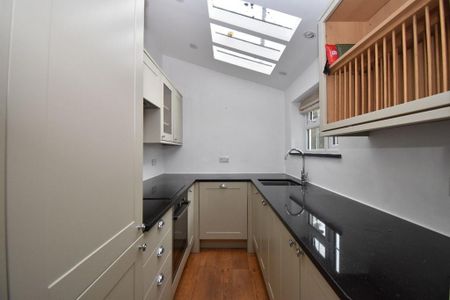 1 bedroom semi-detached house to rent - Photo 4