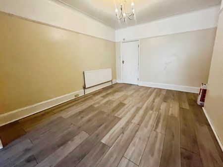 4 bedroom House To Let - Photo 2