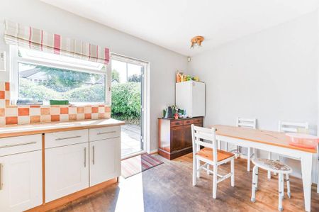 4 bedroom semi-detached house to rent - Photo 5