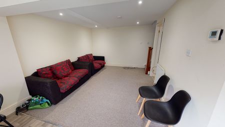 Newland St West | Student House | 25/26 - Photo 2