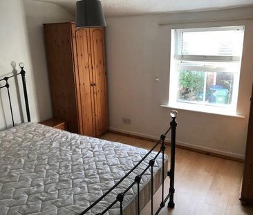 2 bedroom cottage to rent - Photo 2