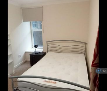 3 bedroom flat to rent - Photo 5