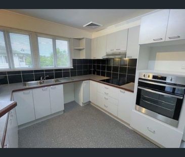 3 Calonne Street, Upper Mount Gravatt, Qld 4122 - Photo 4