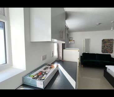 Studio Flat, Greyhound Hill, NW4 - Photo 6
