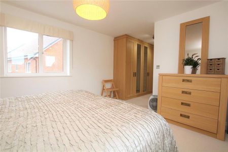 4 bedroom detached house to rent - Photo 4