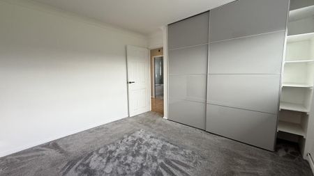 2 bedroom semi-detached bungalow to rent - Photo 3