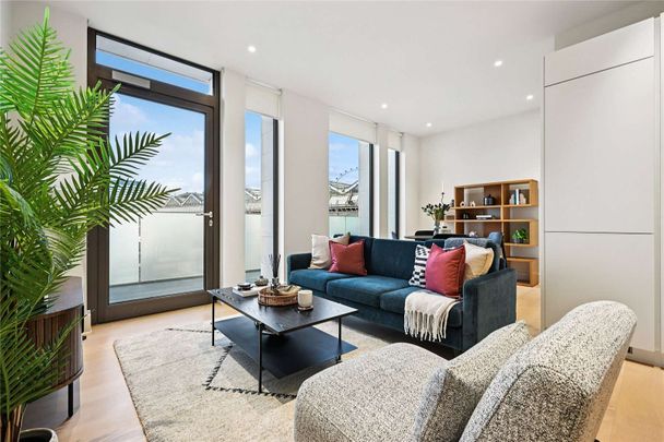 Modern and spacious one bed apartment located in the heart of Waterloo. - Photo 1