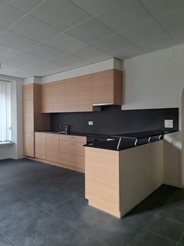 Bel appartement de 4 pièces au rez-de-chaussée surélevé au Locle - Photo 3