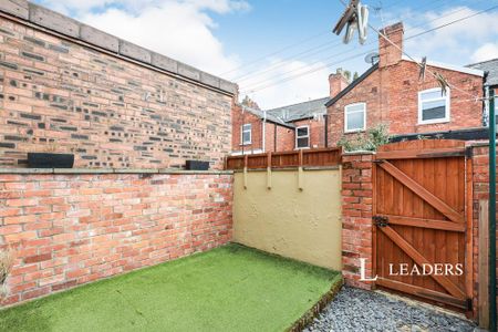 2 bedroom terraced house to rent - Photo 5