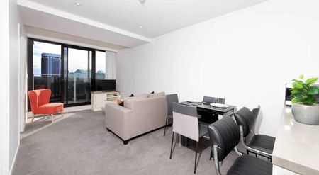 Two bedroom in Queens Residence - Photo 2