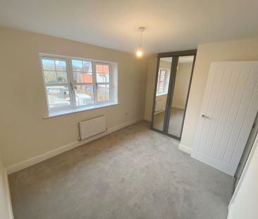 2 Bedroom Semi Detached House To Rent - Photo 2