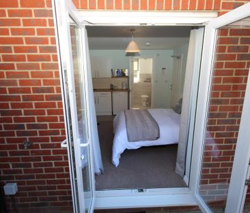 1 bedroom in a house share to rent - Photo 5