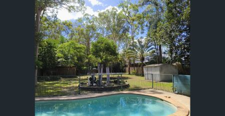 Spacious Home- Inground Pool - Air con- Big Block - 6 Month Lease on offer - Photo 5